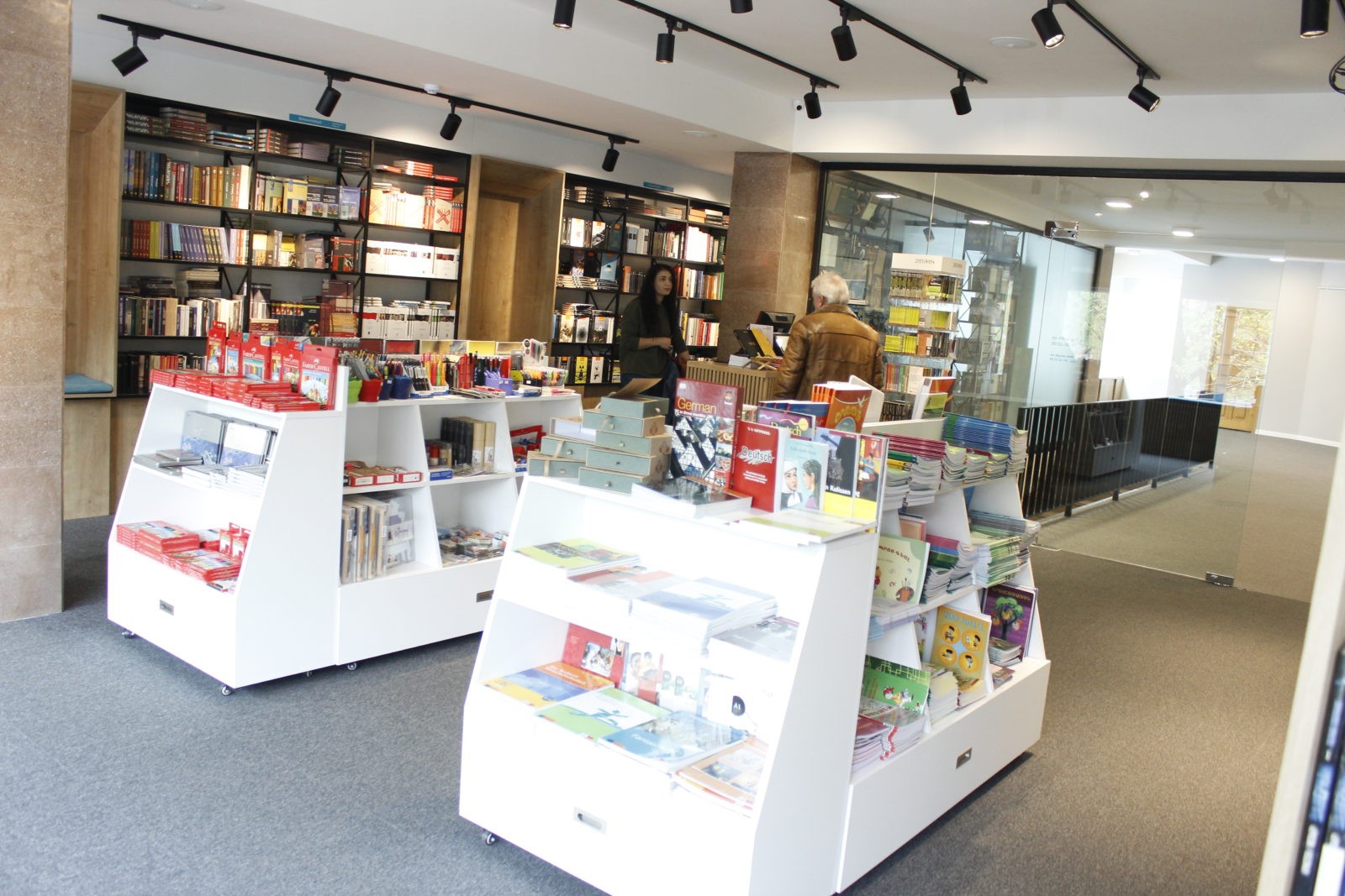 Եթե ուզում ես հասկանալ արդյո՞ք գիրքը քեզ հետաքրքրում է, թե ոչ, ուրեմն կարդա առաջին 19 էջը. Աստղիկ Օհանյան