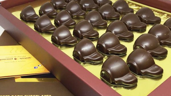 Շոկոլադը բացիկի պես է. մարքեթինգային լուծումներ շոկոլադի բիզնեսում. Դիրան Բաղդադյան Շոկոլադը բացիկի պես է. մարքեթինգային լուծումներ շոկոլադի բիզնեսում. Դիրան Բաղդադյան