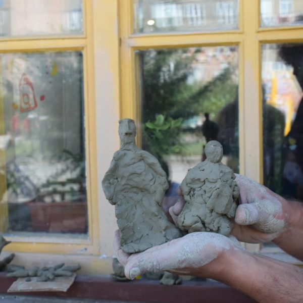 Բիզնեսը մարզերում․ փոքր տարածքից՝ բոհեմյան միջավայր․ «Բոհեմ արվեստանոց-թեյարան». Գոհար Մնացականյան Բիզնեսը մարզերում․ փոքր տարածքից՝ բոհեմյան միջավայր․ «Բոհեմ արվեստանոց-թեյարան». Գոհար Մնացականյան